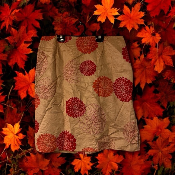 Venezia Jeans Clothing Co. Tan with Red-Orange & Orange Floral Print Skirt - Picture 11 of 11